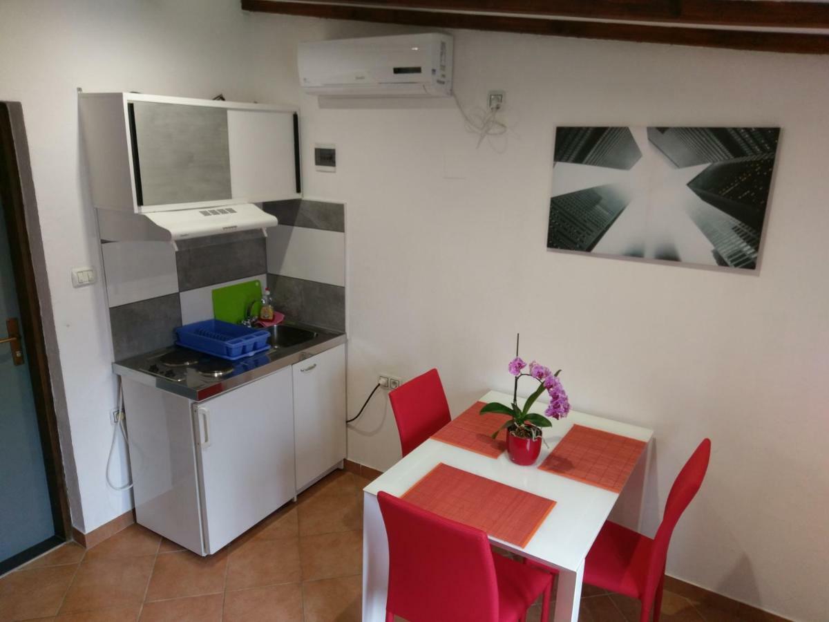 Apartments Ingrid Novigrad  ภายนอก รูปภาพ